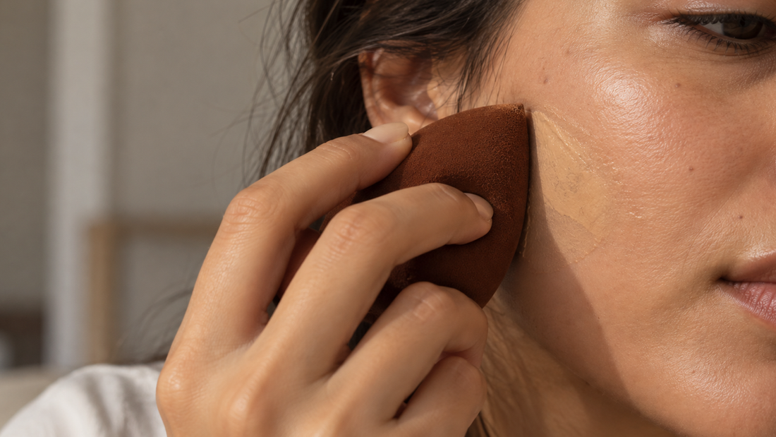 How to Apply Foundation With a Beauty Sponge for a Natural Finish